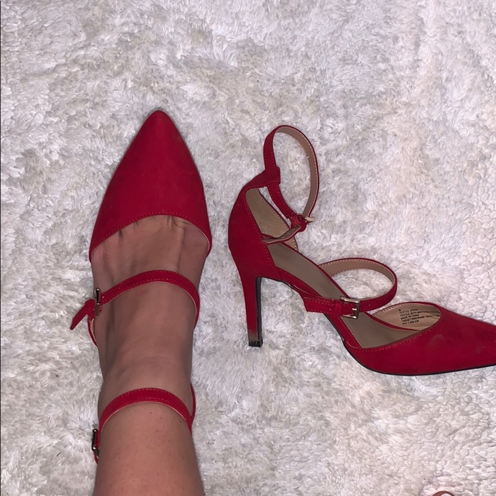 Red small heels! - Picture 4 of 5
